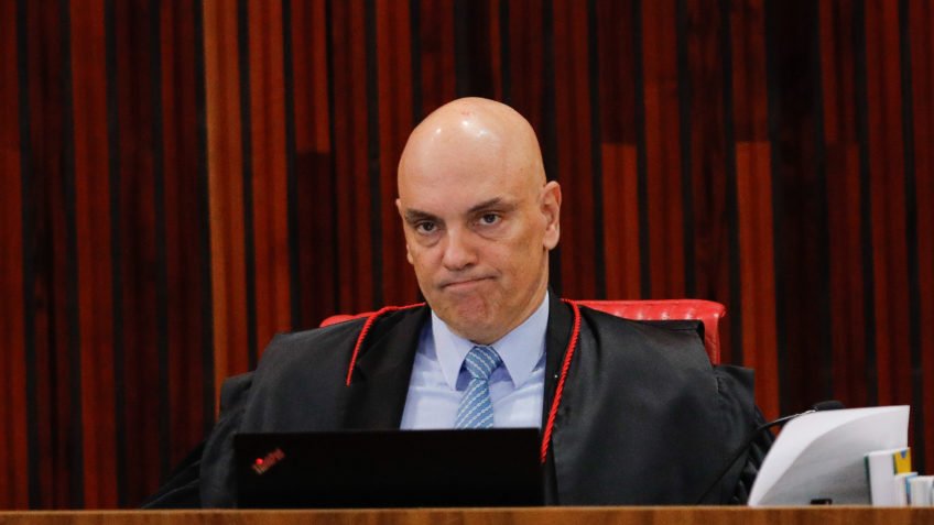Constituição de 1988: o marco que impediu o golpismo e fortaleceu o Judiciário brasileiro 1 AlexandreDeMoraes TSE CarmenLucia PauloGonet Sessao 33 848x477 1