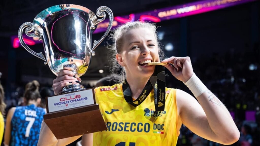 Vôlei feminino: mundial 2025 terá premiação histórica e consolida igualdade no esporte 1 Selecao da Italia e a atual campea do Mundial de Volei Feminino Foto Divulgacao FIVB