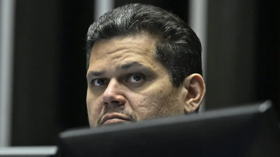 Nikolas Ferreira sugere afastamento de Alcolumbre após resistência ao impeachment de Moraes 1 alcolumbre 1